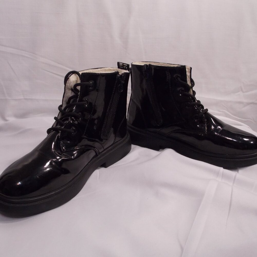 Ovekos Boots Size 6